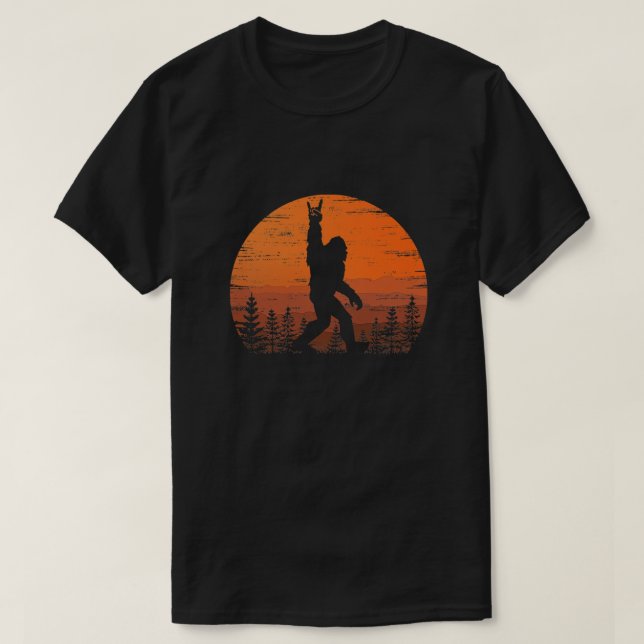 Camiseta Funny Retro Bigfoot Rock Roll Shirt Forest Sasquat (Frente do Design)