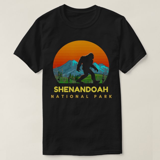 Camiseta Funny Shenandoah National Park Bigfoot caminhando  (Frente do Design)