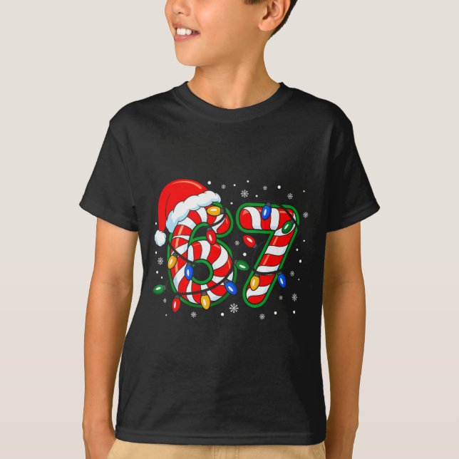 Camiseta Funny Six Seven 67 Meme 6 7 Christmas Candy Cane B (Frente)