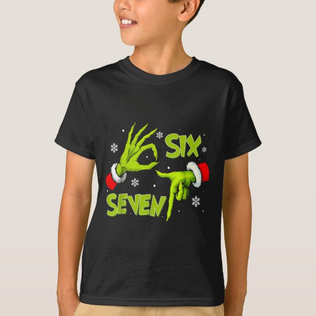 Camiseta Funny Six Seven 67 Meme 6 7 Christmas Elf Hand Boy (Frente)