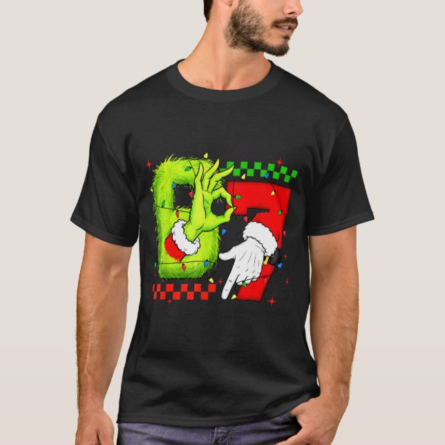 Camiseta Funny Six Seven 67 Meme 6 7 Christmas Elf Hand Boy (Frente)