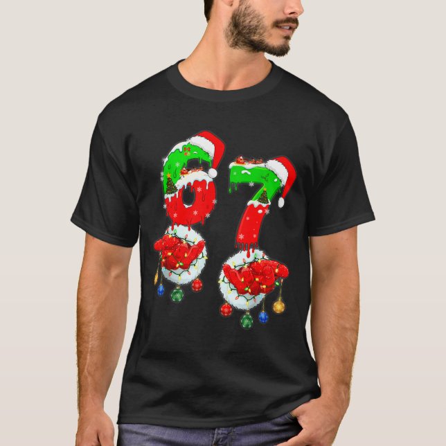 Camiseta Funny Six Seven 67 Meme 6 7 Christmas Santa Hand B (Frente)