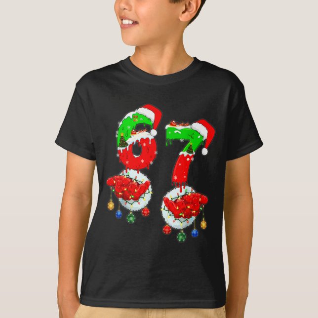 Camiseta Funny Six Seven 67 Meme 6 7 Christmas Santa Hand B (Frente)