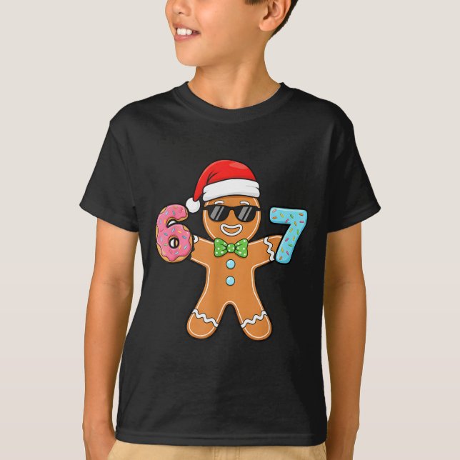 Camiseta Funny Six Seven 67 Meme 6 7 Gingerbread Christmas  (Frente)