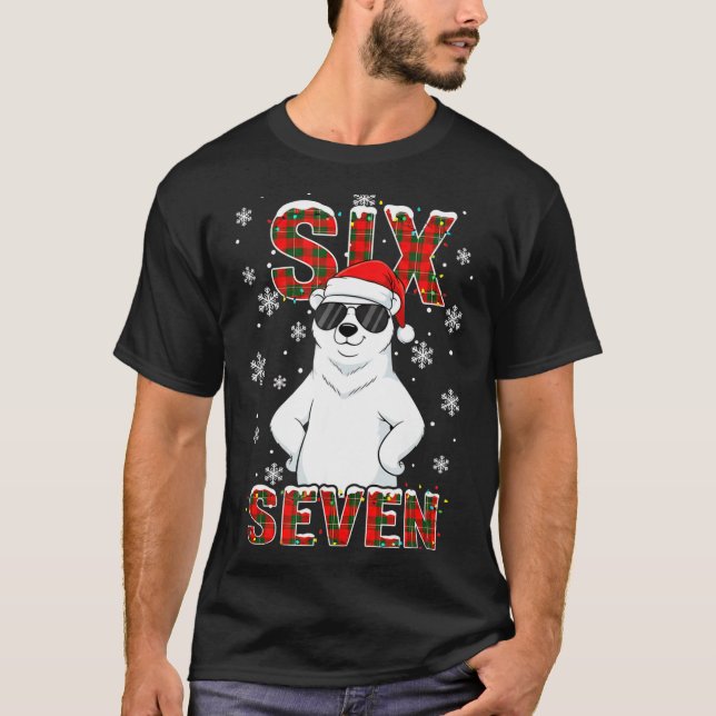Camiseta Funny Six Seven Lar Bear Christmas 67 Santa Hat Wi (Frente)