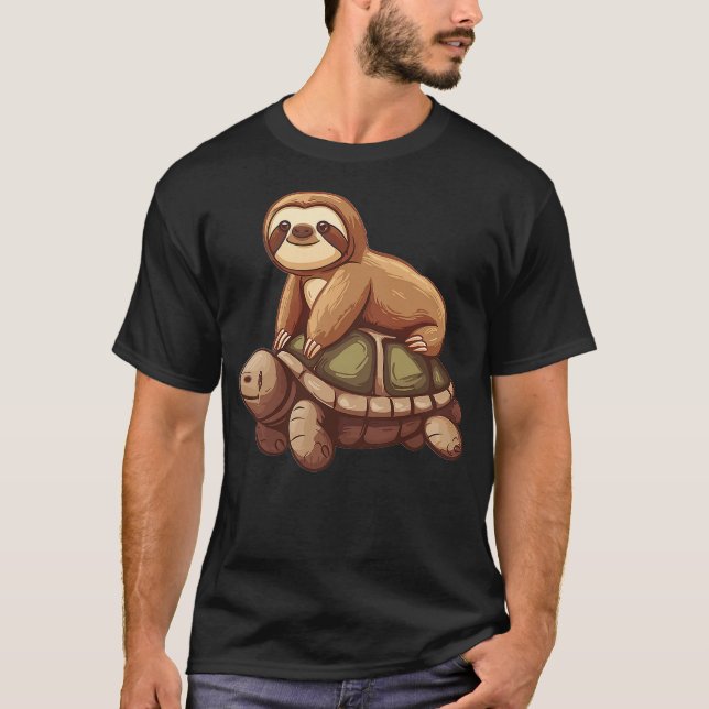 Camiseta Funny sloth riding on a turtle Graphic (Frente)