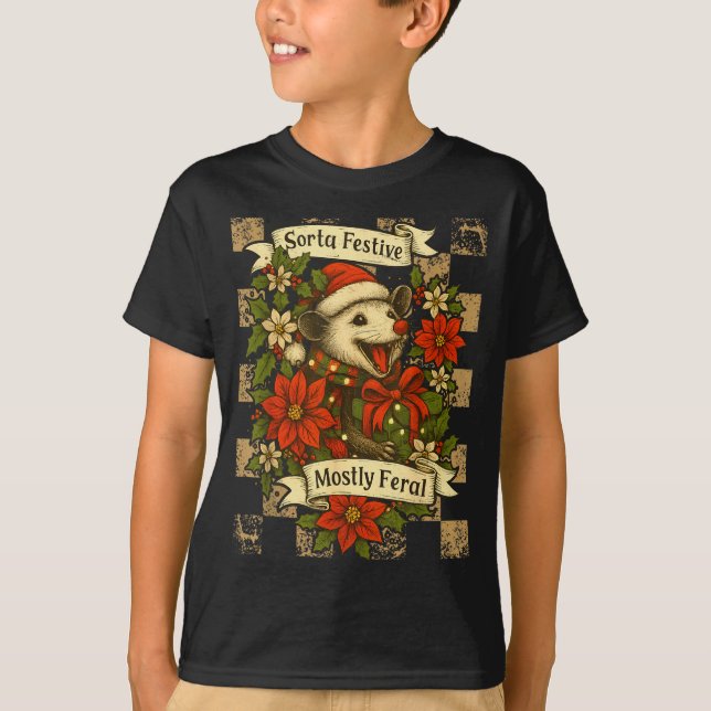 Camiseta Funny Sorta Festive Mostly Feral Ssum Christmas Os (Frente)