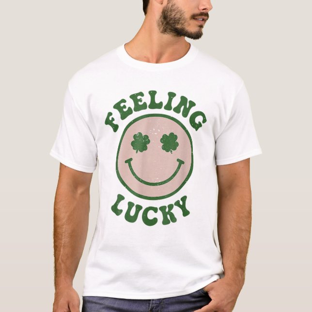 Camiseta Funny St Patrick Day Feeling Lucky Smile Face (Frente)