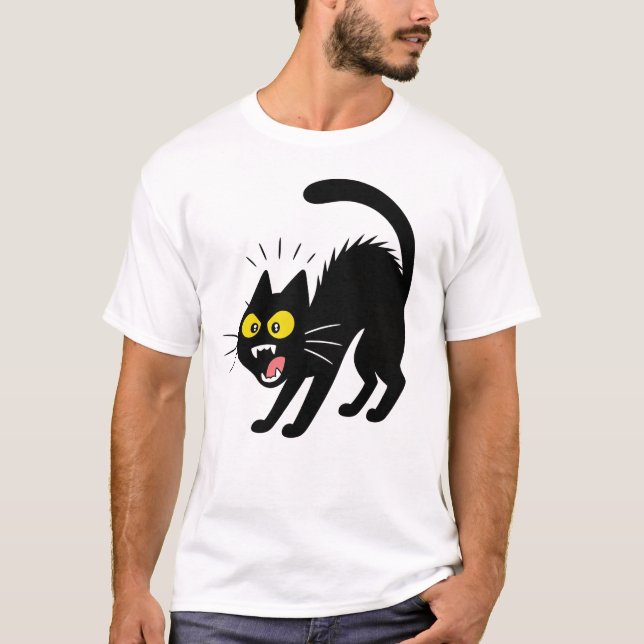 Camiseta Funny Startled Black Cat Cartoon Illustration (Frente)