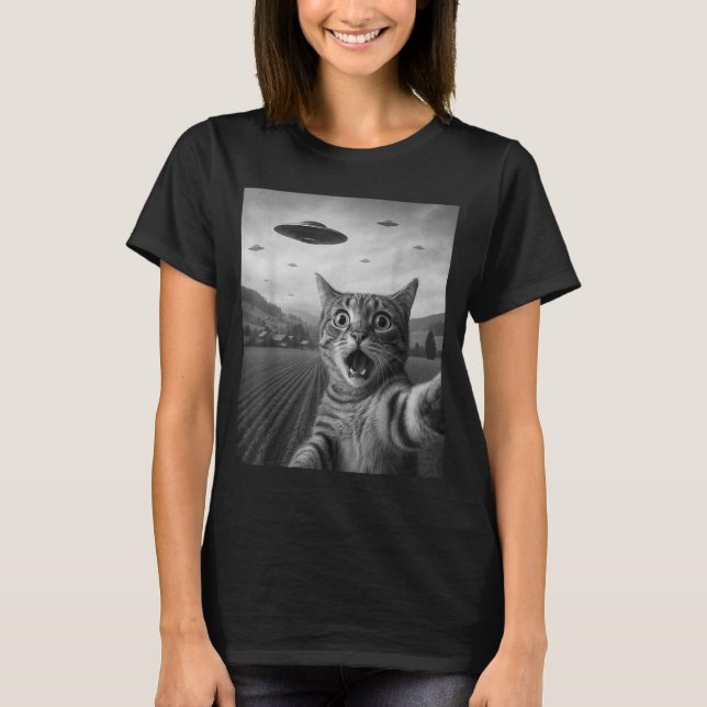 Camiseta Funny Surprised Ed Cat Selfie With Alien Ufo Cat U (Frente)