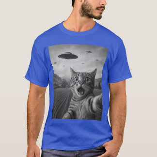 Camiseta Funny Surprised Scared Cat Sie with Alien UFO Cat 