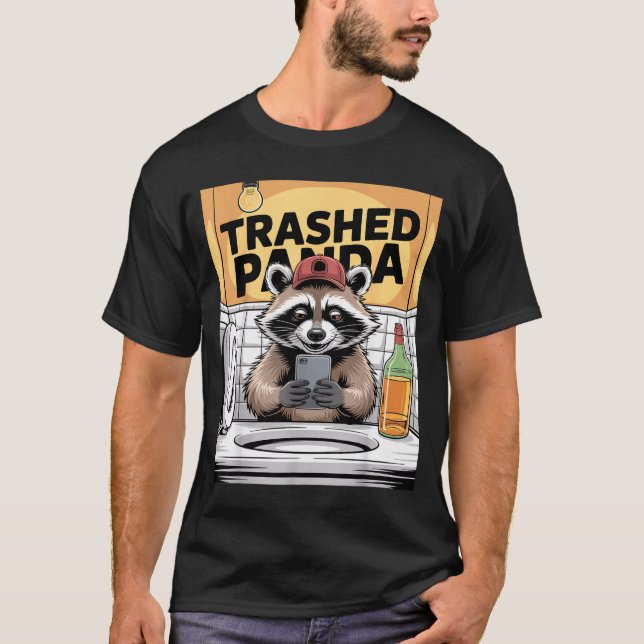 Camiseta Funny Trashed Panda Raccoon Gets Drunk  (Frente)