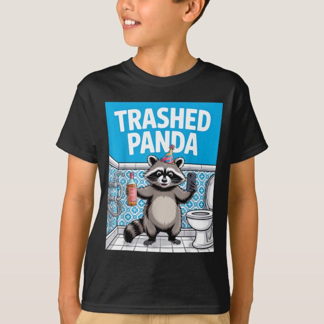 Camiseta Funny Trashed Panda Raccoon Gets Drunk  (Frente)