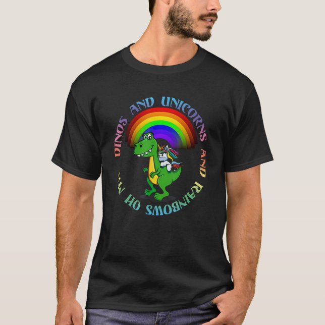 Camiseta Funny Unicorn Andando T Rex Dinossaur Rainbow Boys (Frente)