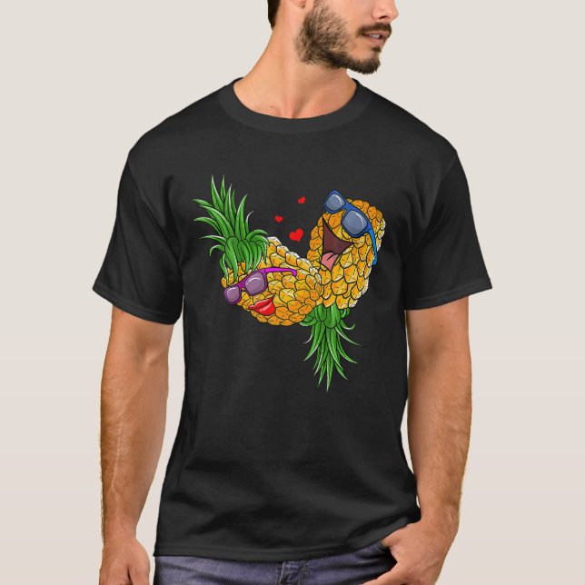 Camiseta Funny Upside Down Pineapple Swinger For Women And (Frente)