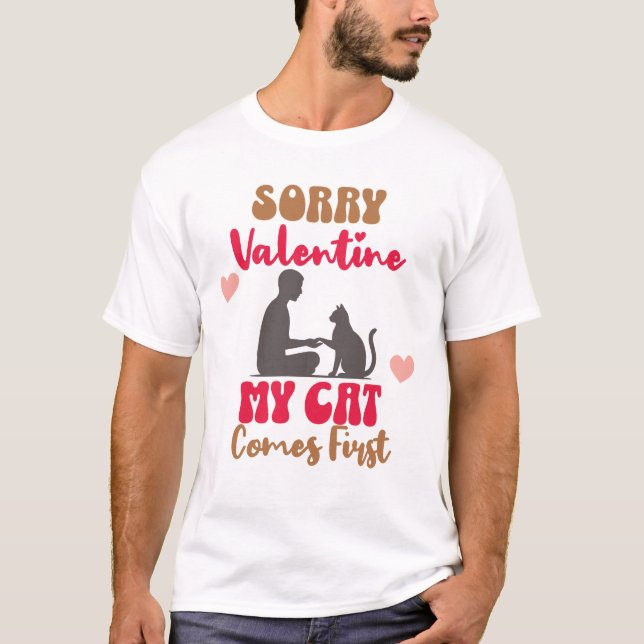 Camiseta Funny Valentine Gift for Cat Lovers – My Cat Comes (Frente)