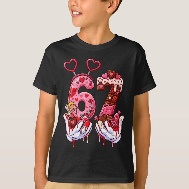 Camiseta Funny Valentine's Day 67 Meme Hands Six Seven Cud  (Frente)
