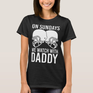 Camiseta Futebol Familiar Engraçado Nos Domingos Nós Assist