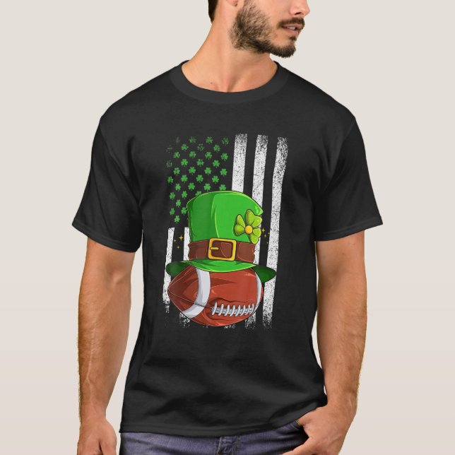 Camiseta Futebol Retro EUA Flag Shamrock Leprechaun Rua Pat (Frente)