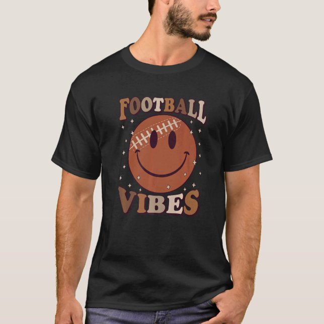 Camiseta Futebol Retro Groovy Vibes Famílias de Pegada Corr (Frente)