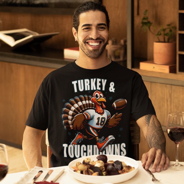 Camiseta Futebol turco e touchdowns (Turkey and touchdowns funny Thanksgiving football season t-shirt.)