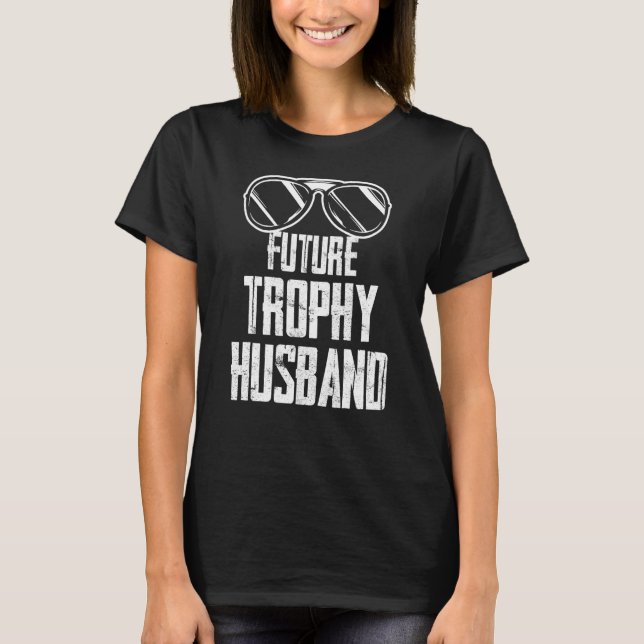 Camiseta Futuro Noivo Troféu Para Ser Marido Solteirão (Frente)