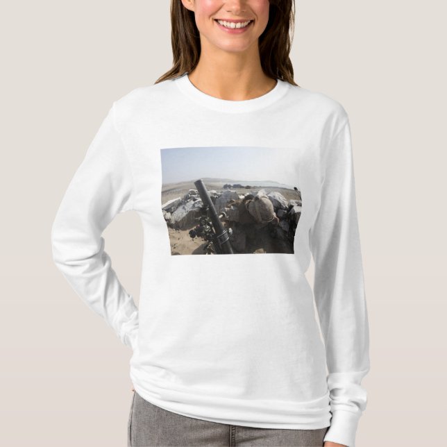 Camiseta Fuzileiro americano dispara morteiro em Salinas, P (Frente)