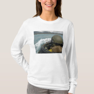 Camiseta Fuzileiro naval dos E.U. que conduz um veículo do