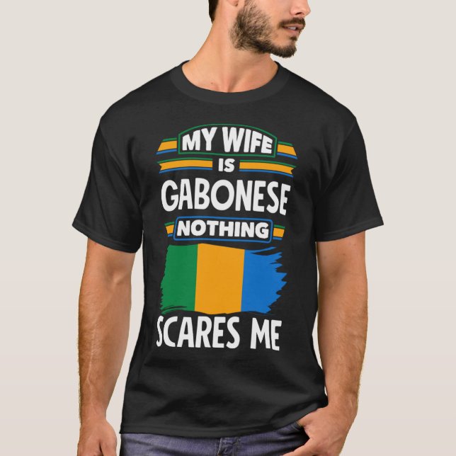 Camiseta Gabonês Gabão Bandeira Gabonesa Minha Esposa É Gab (Frente)