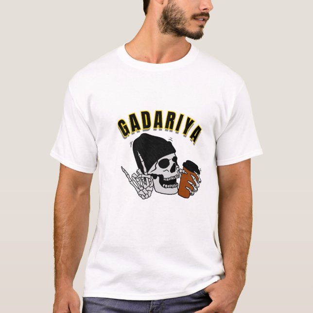 Camiseta Gadariya Skull Graphic Hindi Typografia T-Shirt (Frente)