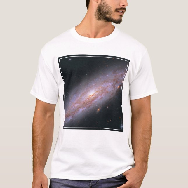 Camiseta Galáxia Espiral Ngc 3972. (Frente)