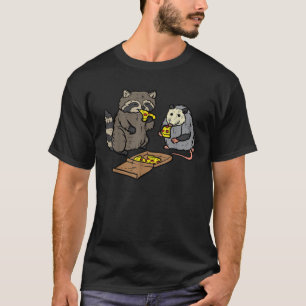 Camiseta Gambá Guaxinim Comendo Pizza Gatos de Rua Engraçad