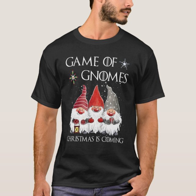 Camiseta Game Of Gnomes Christmas Is Coming Elf Christmas P (Frente)
