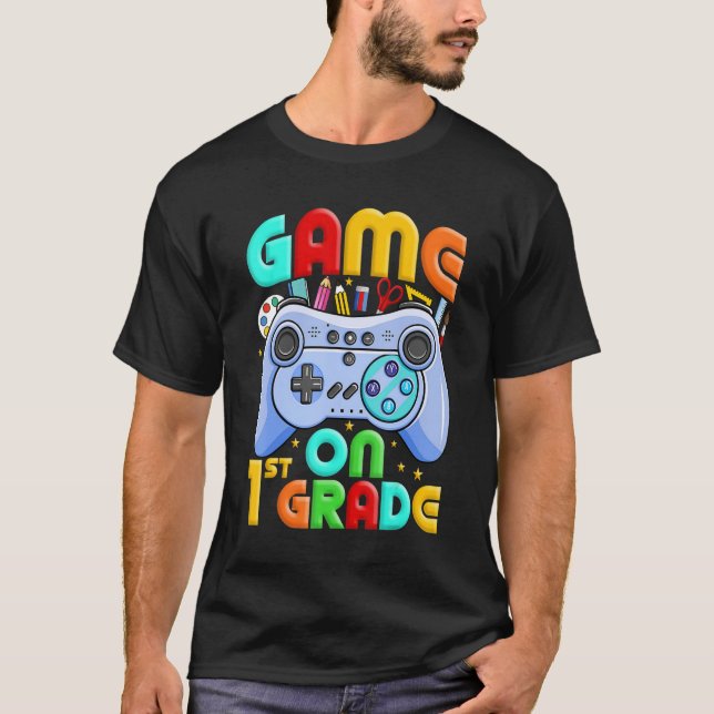 Camiseta Game On 1st Grade Back To School 1st Grade Level U (Frente)