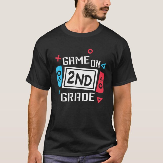 Camiseta Game On 2Nd Grade Second Grade Gamers Back To Scho (Frente)