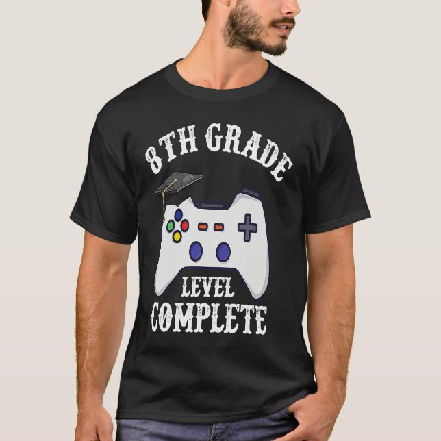 Camiseta Gamer 8th Grade Graduation  For Him Boys Daughter  (Frente)