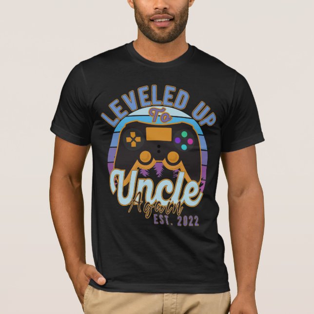 Camiseta Gamer Leveled Up To Uncle Again Est. 2022 Uncle  (Frente)