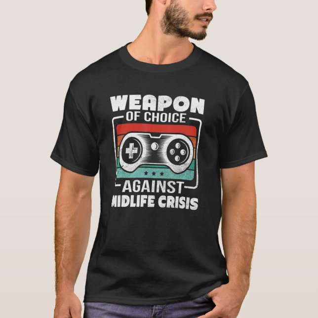 Camiseta Gamers Em Crise De Midlife Tocam Videogames Todos (Frente)