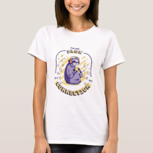 CAMISETA GAMING SLOTH EU NÃO ESTOU LENTO É MINHA CONEXÃO
