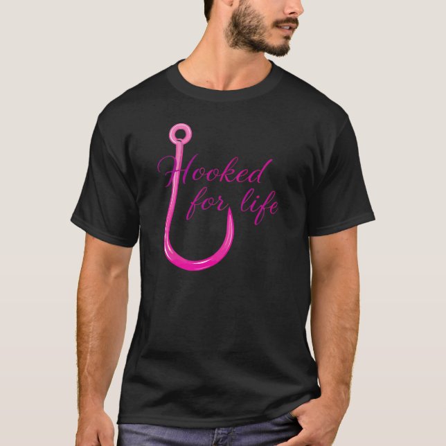 Camiseta Gancho de Pesca Rosa Hooked for Life (Frente)