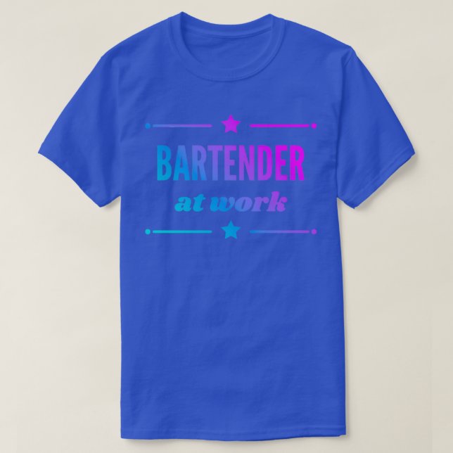 Camiseta Garçom No Trabalho Para A Melhor Garota De Barman  (Frente do Design)