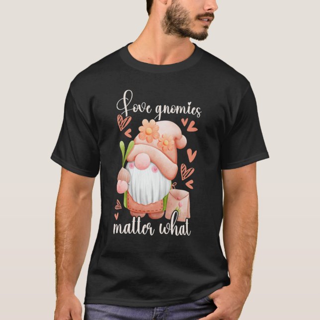 Camiseta Garden gnome with onion  garden  gnome  hearts (Frente)