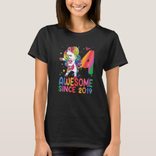 Camiseta Garota de 4 anos dançando adolescentes bebendo Uni