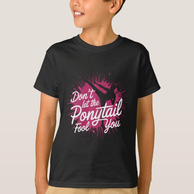Camiseta Garota de Karatê Confiança com Chute  (Frente)