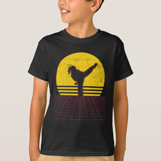 Camiseta Garota de Karatê Vintage  (Frente)