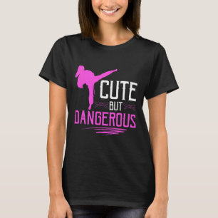 Camiseta Garota do Karate Fofa Mas Perigosa Artes Marciais