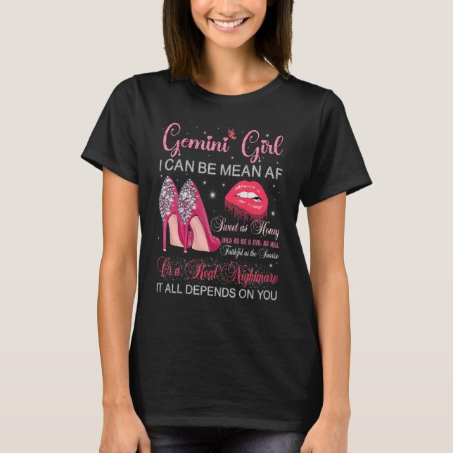 Camiseta Garota Gemini Aniversário Alto Saltos Derrubando L (Frente)