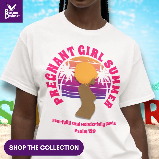 Camiseta GAROTA GRÁVIDA, VERÃO, Bíblia cristã Verso (Pregnant Girl Summer with customizable Christian Bible verse and afro queen silhouette and sunset)