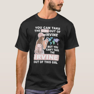 Camiseta Garota legal de Irvine City contorcida