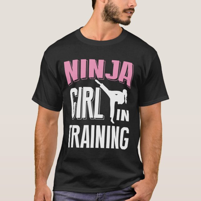 Camiseta Garota Ninja Treinando Karate Taekwondo S Para Gar (Frente)